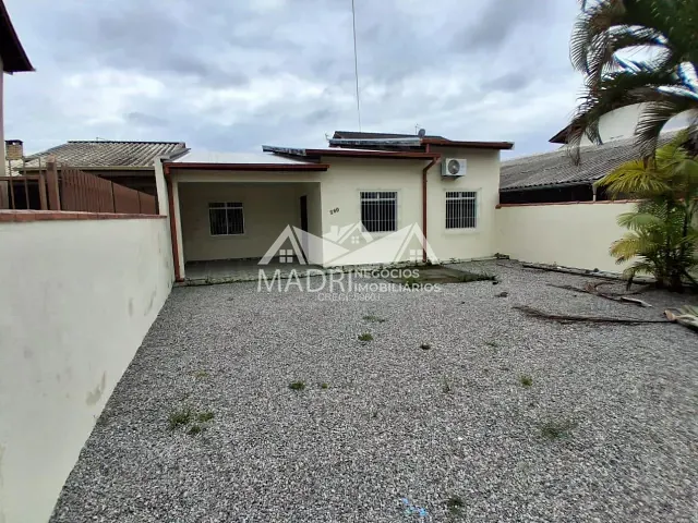 Casa com 200m² 2 quartos e 1 banheiro, para alugar, no bairro São Sebastião em Palhoça