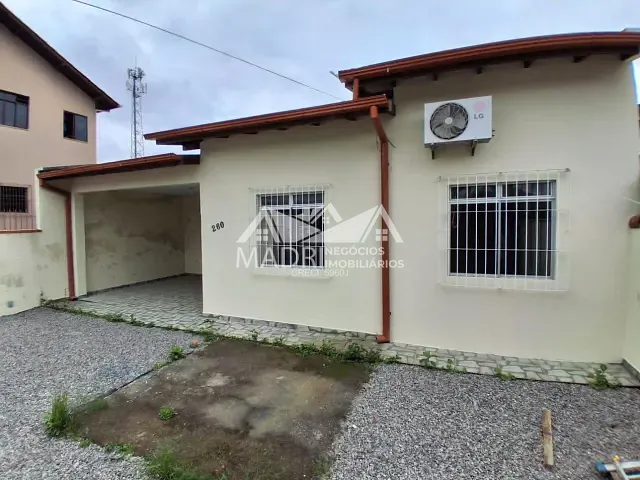 Casa com 200m² 2 quartos e 1 banheiro, para alugar, no bairro São Sebastião em Palhoça