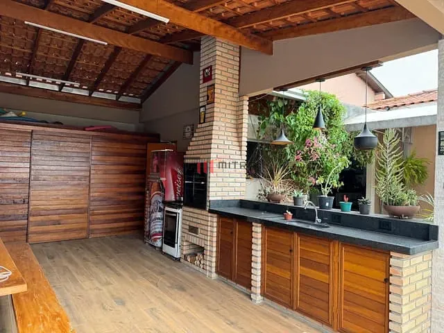 Casa com 542m² 3 quartos e 5 banheiros, à venda, no bairro Jardim Shangri-la A em Londrina