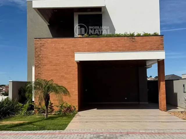 Casa com 252m² 2 quartos e 3 banheiros, à venda, no bairro Conjunto Habitacional Alexandre Urbanas em Londrina