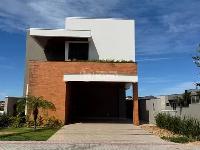 Casa com 252m² 2 quartos e 3 banheiros, à venda, no bairro Conjunto Habitacional Alexandre Urbanas em Londrina