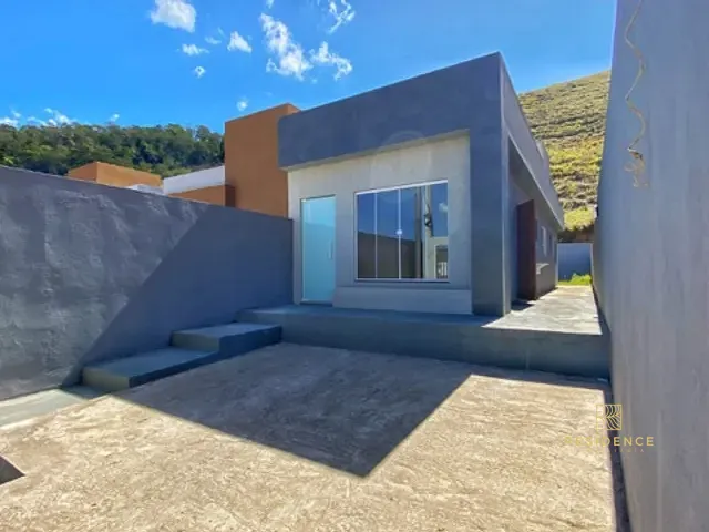 Casa 2 quartos e 2 banheiros, à venda, no bairro Bairro de Fátima (Califórnia da Barra) em Barra do Piraí