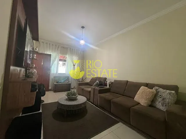 Casa com 300m² 4 quartos e 4 banheiros, à venda, no bairro Santo Agostinho em Volta Redonda