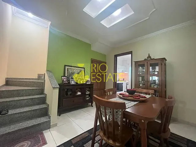 Casa com 300m² 4 quartos e 4 banheiros, à venda, no bairro Santo Agostinho em Volta Redonda
