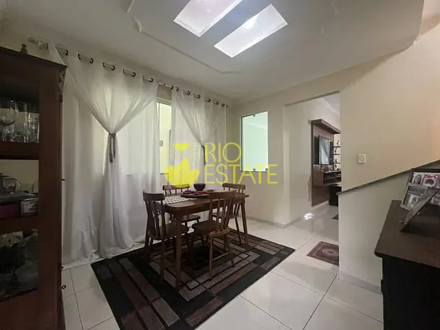 Casa com 300m² 4 quartos e 4 banheiros, à venda, no bairro Santo Agostinho em Volta Redonda