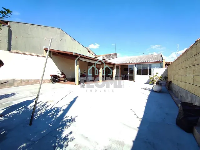 Casa com 250m² 2 quartos e 2 banheiros, à venda, no bairro Cidade Jardim em Taubaté