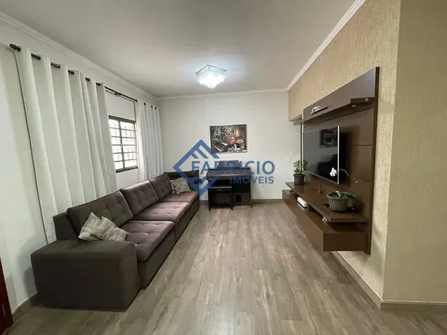 Casa com 278m² 3 quartos e 2 banheiros, à venda, no bairro Capela em Vinhedo
