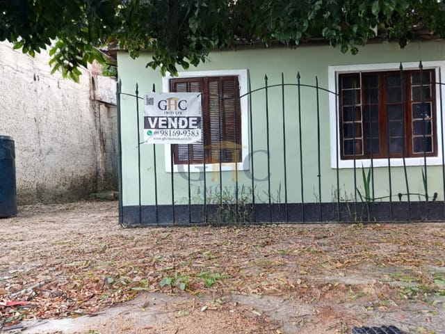Casa com 250m² 3 quartos e 2 banheiros, à venda, no bairro Jardim Santa Maria em Salto de Pirapora