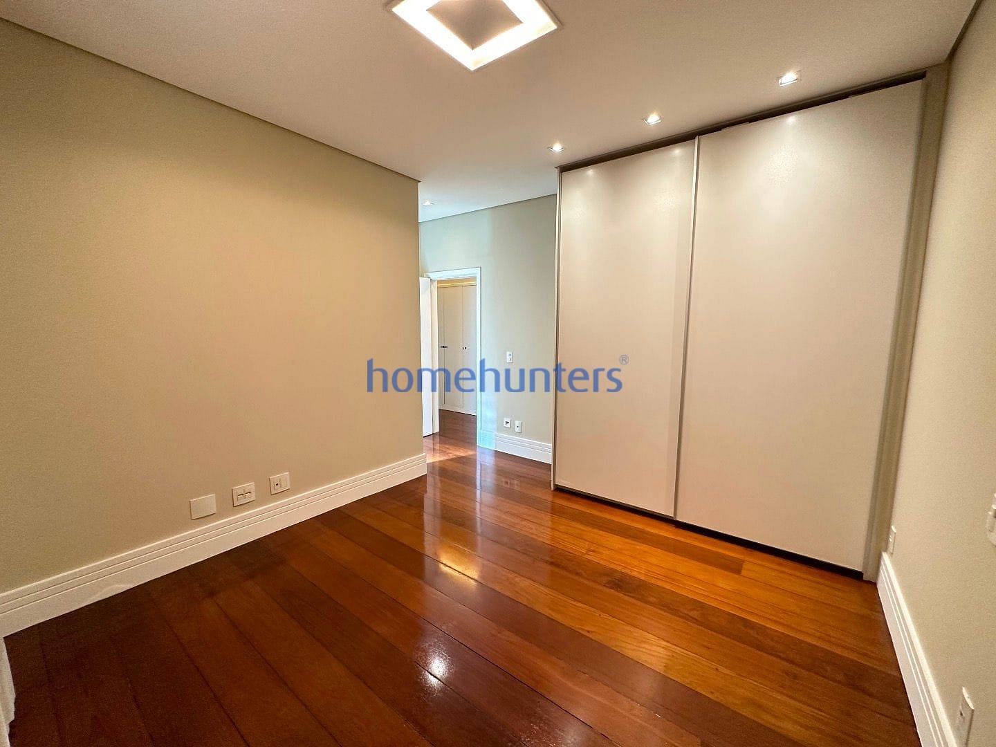 Casa à venda e aluguel com 5 quartos, 452m² - Foto 47