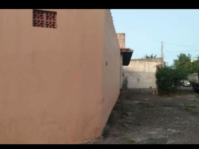 Casa com 399m² 2 quartos e 1 banheiro, à venda, no bairro Parque Valença I em Campinas