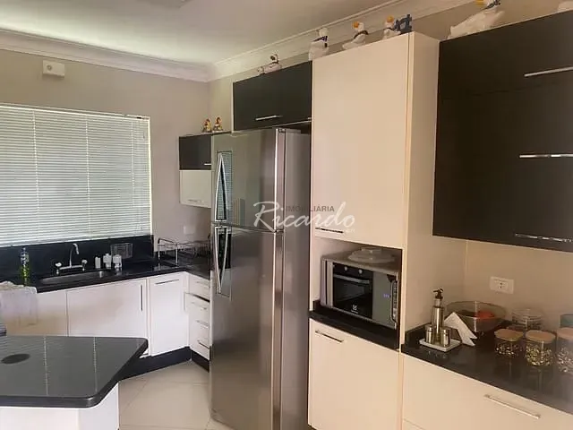 Casa com 315m² 3 quartos e 2 banheiros, para alugar, no bairro Jardim Santa Alice em Arapongas