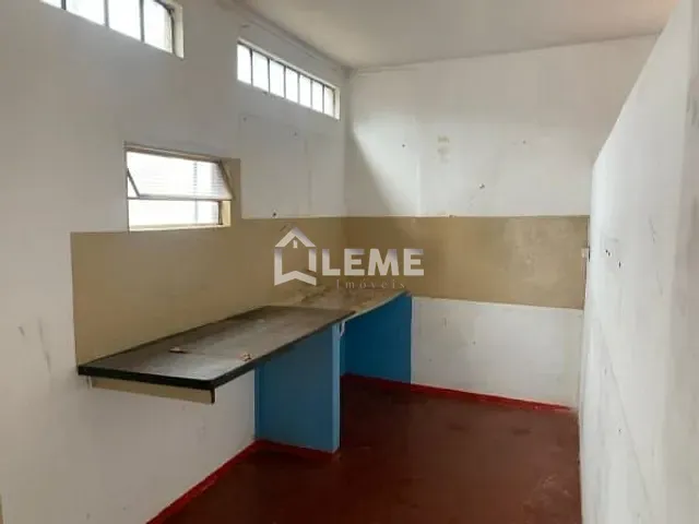 Casa com 240m² 1 quarto e 2 banheiros, à venda, no bairro Vila Carvalho em Mococa