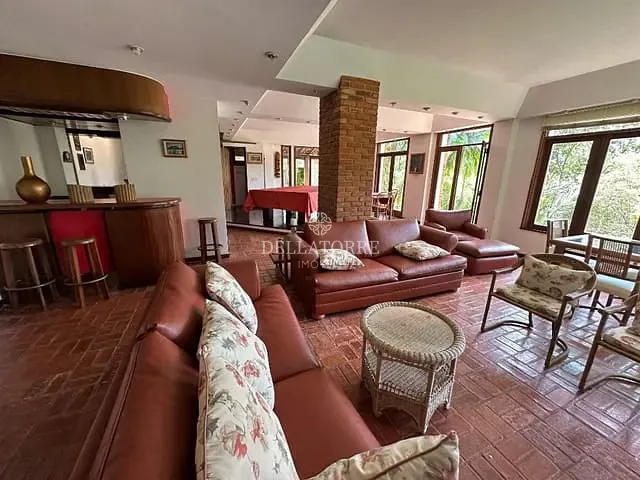 Casa com 13038m² 8 quartos e 10 banheiros, à venda, no bairro Carlos Guinle em Teresópolis