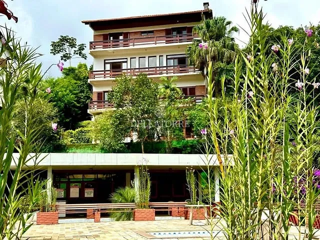 Casa com 13038m² 8 quartos e 10 banheiros, à venda, no bairro Carlos Guinle em Teresópolis