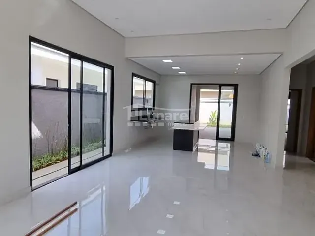 Casa com 300m² 3 quartos e 5 banheiros, à venda, no bairro Botujuru em Mogi das Cruzes