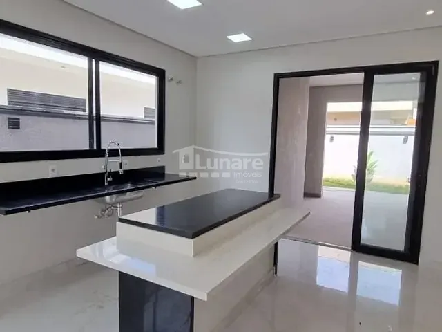 Casa com 300m² 3 quartos e 5 banheiros, à venda, no bairro Botujuru em Mogi das Cruzes