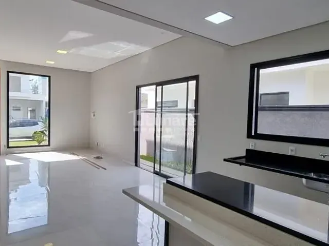 Casa com 300m² 3 quartos e 5 banheiros, à venda, no bairro Botujuru em Mogi das Cruzes