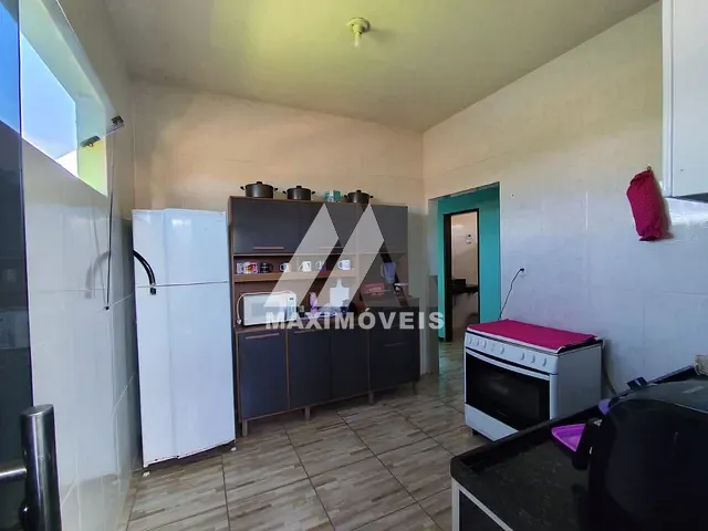 Casa com 158m² 6 quartos e 2 banheiros, à venda, no bairro Jardim Nazath em Araçuaí