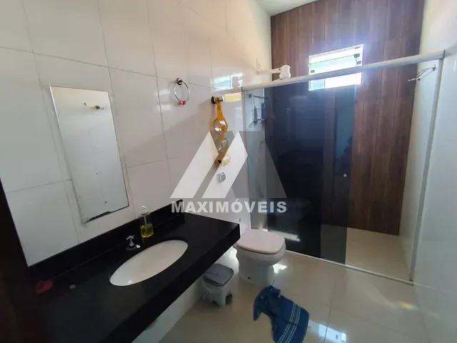 Casa com 158m² 6 quartos e 2 banheiros, à venda, no bairro Jardim Nazath em Araçuaí