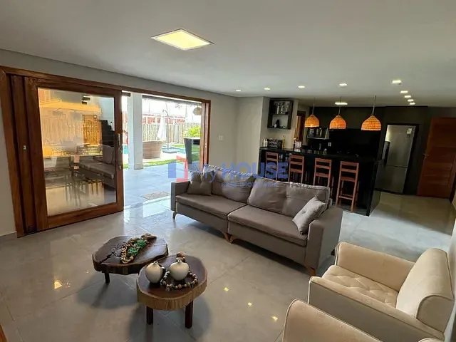 Casa com 450m² 5 quartos e 6 banheiros, à venda, no bairro Nossa Senhora da Vitória em Ilhéus