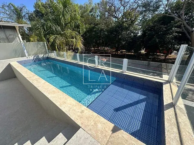 Casa com 410m² 4 quartos e 6 banheiros, à venda, no bairro Jardins Valência em Goiânia