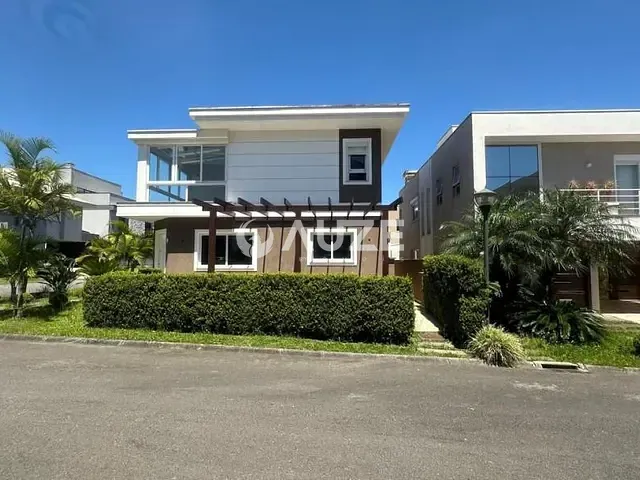 Casa com 246m² 4 quartos e 5 banheiros, à venda, no bairro Xaxim em Curitiba