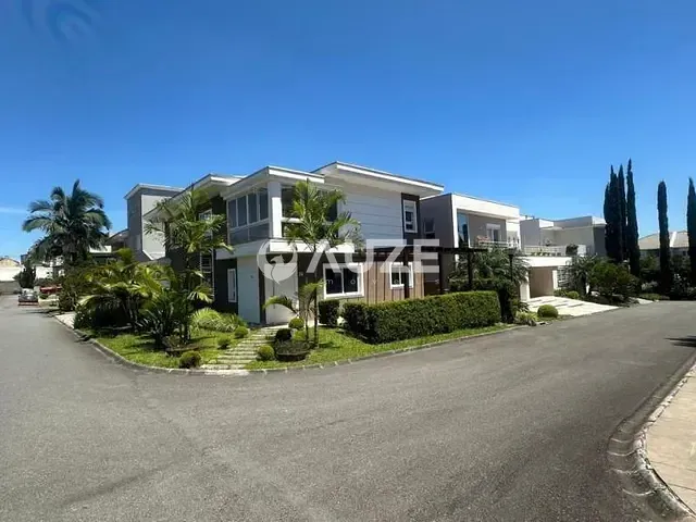 Casa com 246m² 4 quartos e 5 banheiros, à venda, no bairro Xaxim em Curitiba