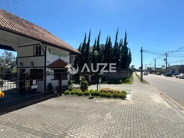 Casa com 246m² 4 quartos e 5 banheiros, à venda, no bairro Xaxim em Curitiba