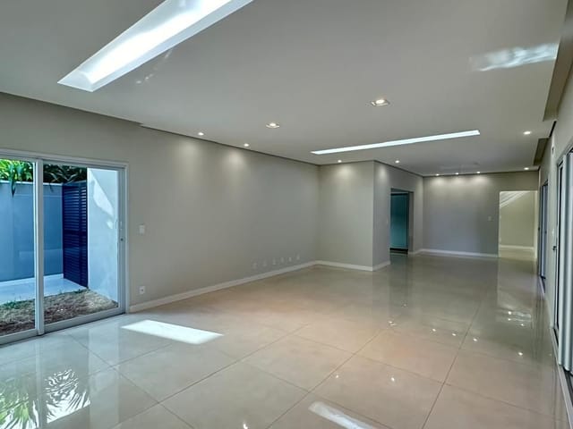 Casa com 480m² 3 quartos e 5 banheiros, à venda, no bairro Residencial Damha II em Campo Grande