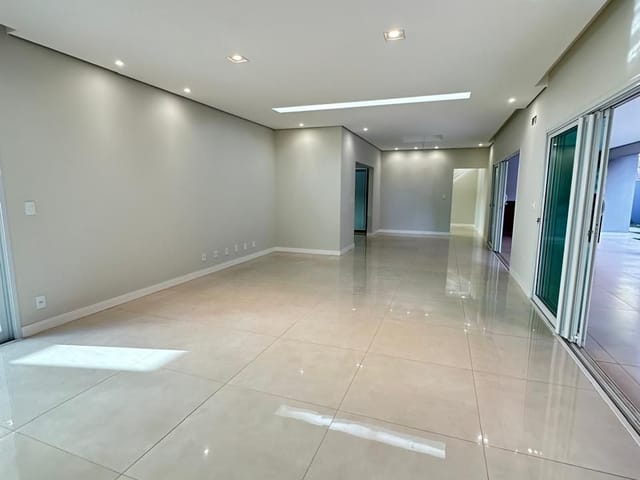 Casa com 480m² 3 quartos e 5 banheiros, à venda, no bairro Residencial Damha II em Campo Grande