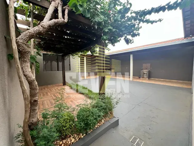 Casa com 300m² 4 quartos e 3 banheiros, à venda, no bairro Jardim Petrópolis em Bauru