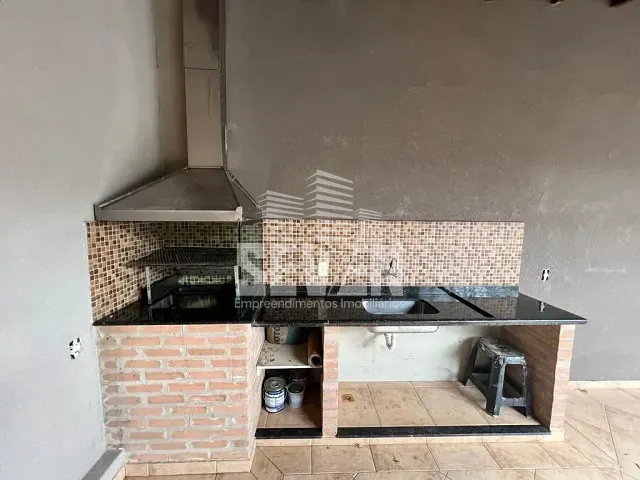 Casa com 300m² 4 quartos e 3 banheiros, à venda, no bairro Jardim Petrópolis em Bauru