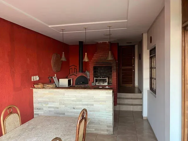 Casa com 600m² 4 quartos e 3 banheiros, à venda, no bairro Alpes Suiços em Gravatá
