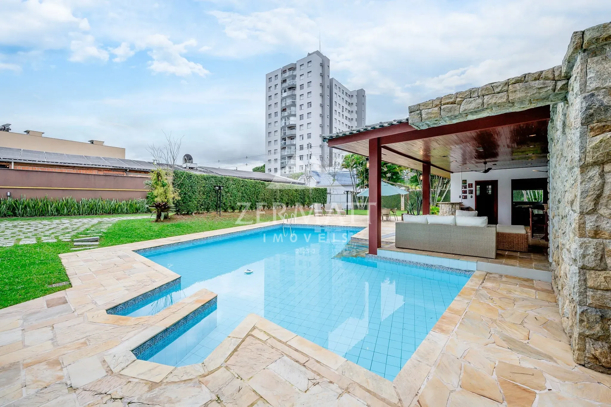 Residência exclusiva com 583m em terreno de 2.140m no bairro Garcia - Blumenau — foto 7