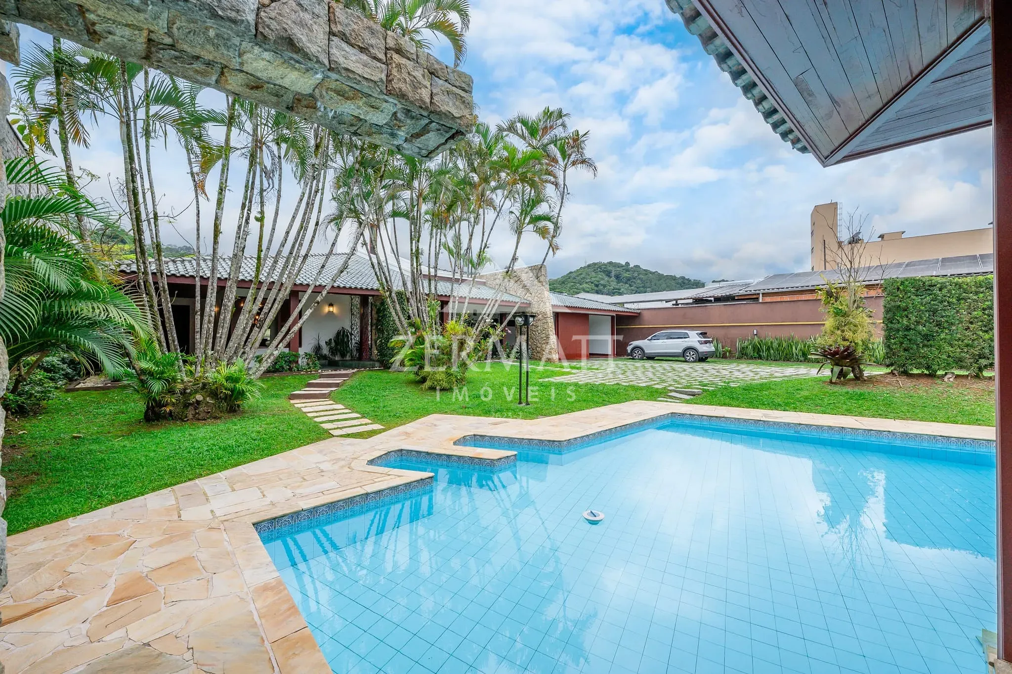 Residência exclusiva com 583m em terreno de 2.140m no bairro Garcia - Blumenau — foto 5