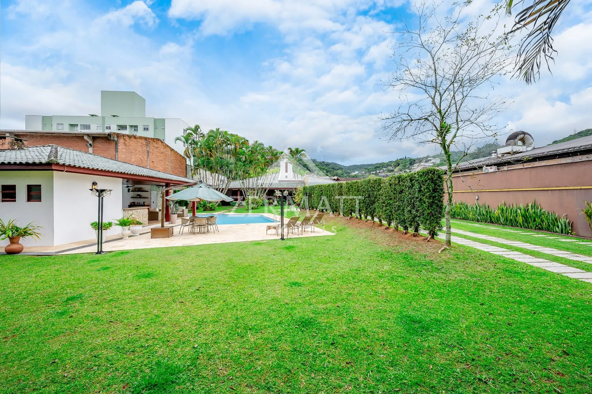 Residência exclusiva com 583m em terreno de 2.140m no bairro Garcia - Blumenau — foto 3