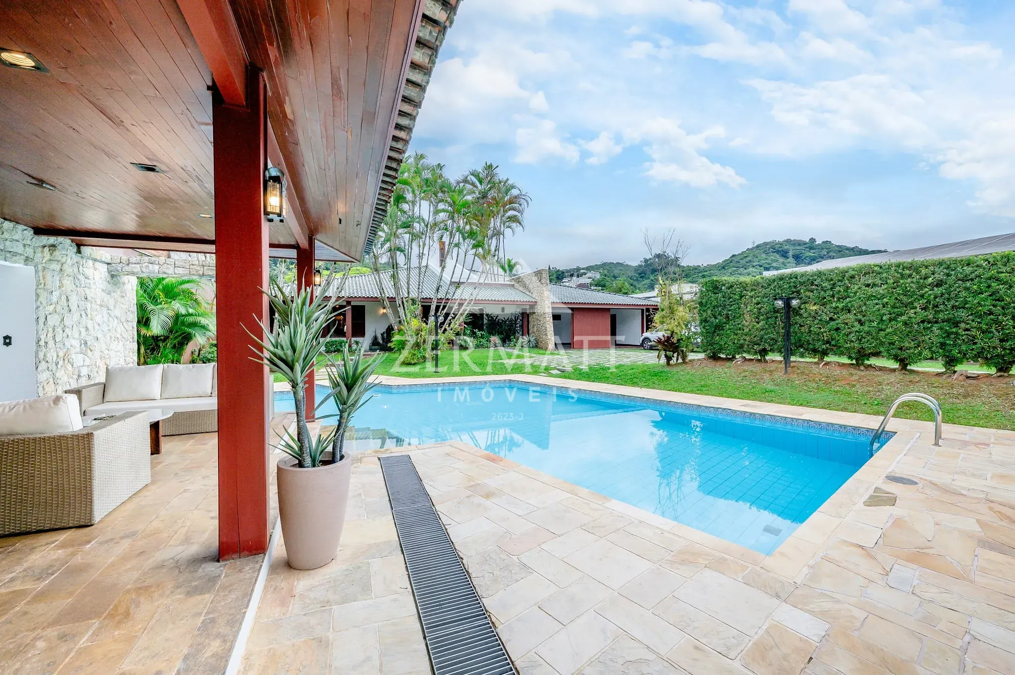 Residência exclusiva com 583m em terreno de 2.140m no bairro Garcia - Blumenau — foto 4