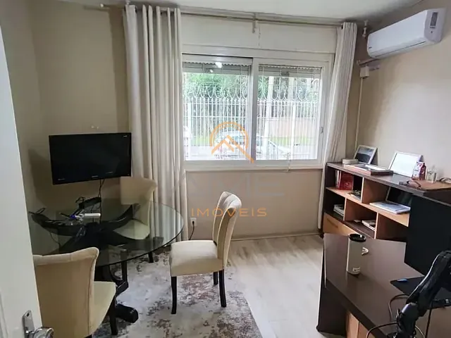 Casa com 600m² 4 quartos e 5 banheiros, à venda ou para alugar, no bairro Três Vendas em Pelotas