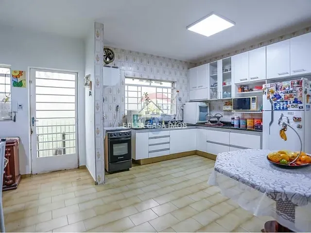 Casa com 300m² 3 quartos e 2 banheiros, à venda, no bairro Jardim Emília em Sorocaba