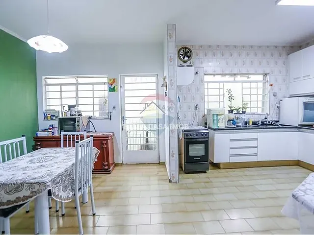Casa com 300m² 3 quartos e 2 banheiros, à venda, no bairro Jardim Emília em Sorocaba