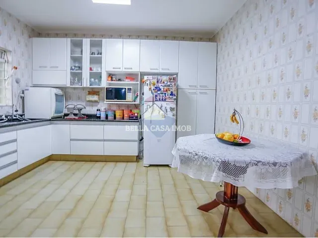 Casa com 300m² 3 quartos e 2 banheiros, à venda, no bairro Jardim Emília em Sorocaba