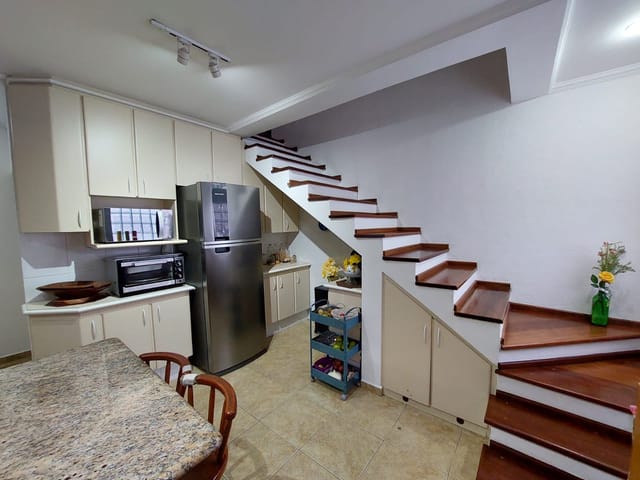 Casa 3 quartos e 4 banheiros, à venda, no bairro Vila Uberabinha em São Paulo