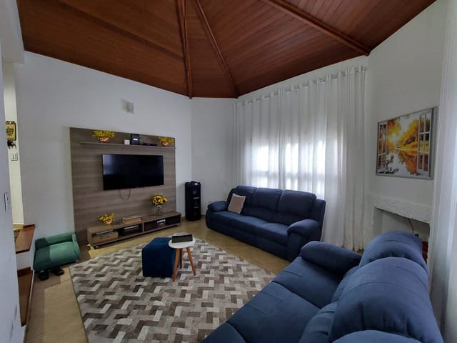 Casa 3 quartos e 4 banheiros, à venda, no bairro Vila Uberabinha em São Paulo
