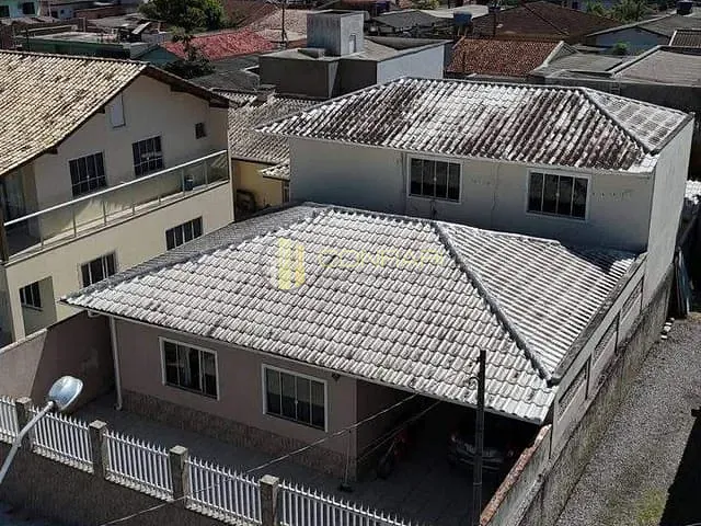 Casa 4 quartos e 3 banheiros, à venda, no bairro Casa Branca em Itapema
