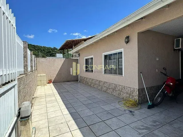 Casa 4 quartos e 3 banheiros, à venda, no bairro Casa Branca em Itapema