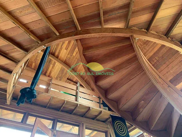 Casa com 1000m² 6 quartos e 2 banheiros, à venda ou para alugar, no bairro Ribeirão da Ilha em Florianópolis