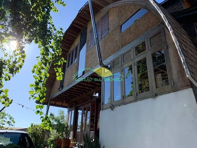 Casa com 1000m² 6 quartos e 2 banheiros, à venda ou para alugar, no bairro Ribeirão da Ilha em Florianópolis