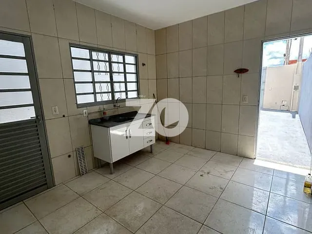 Casa com 140m² 2 quartos e 1 banheiro, à venda, no bairro Santa Candida em Bauru