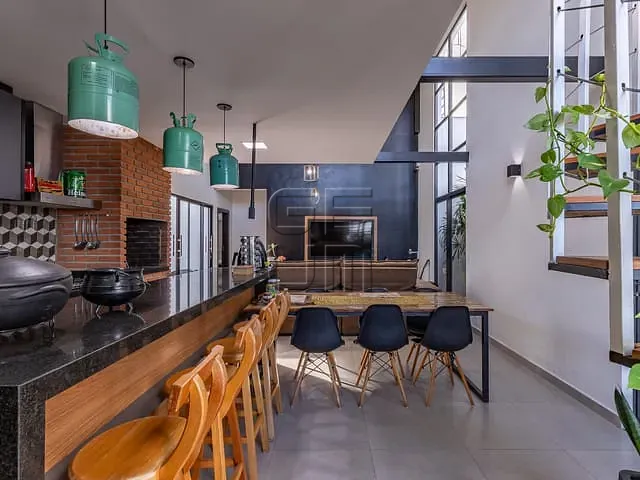 Sobrado com 253m² 3 quartos e 2 banheiros, à venda, no bairro Morada das Flores em Cambé