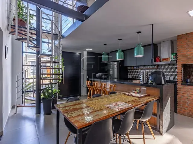 Sobrado com 253m² 3 quartos e 2 banheiros, à venda, no bairro Morada das Flores em Cambé